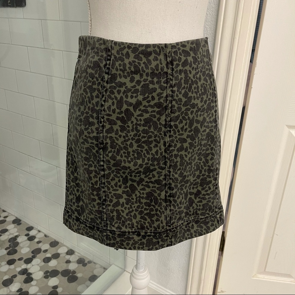 Stretchy Mini Skirt